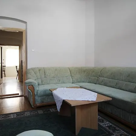 Koertefa Vendeghaz * Kestel