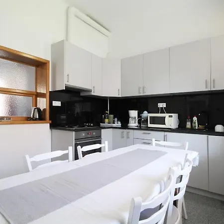 Koertefa Vendeghaz * Kestel